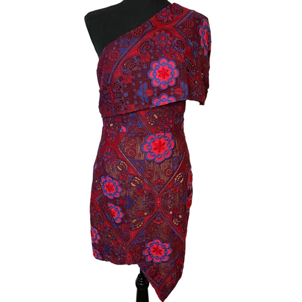 Elliatt off Shoulder‎ Cosmic Optic Lace Floral Dress Asymmetrical Date night NWT